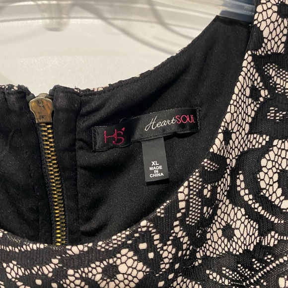 Black and Nude Lace Dress - Picture 2 of 3